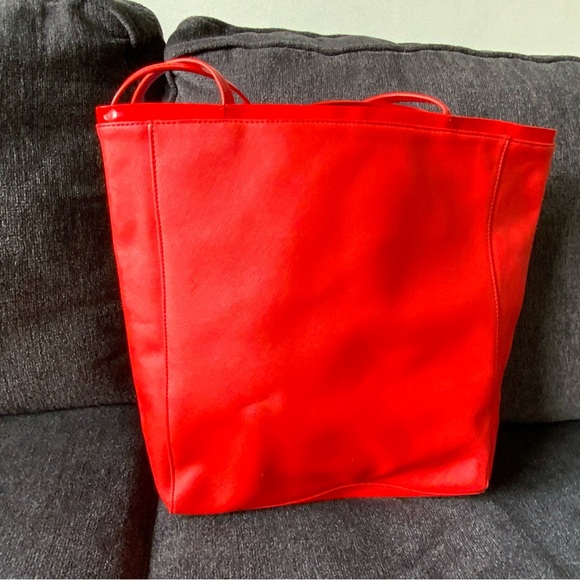 Ted Baker London Red Orange Tote Bag with Gold Bow patent leather trim - Picture 2 of 4